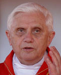 Benedikt XVI. ohne Camauro